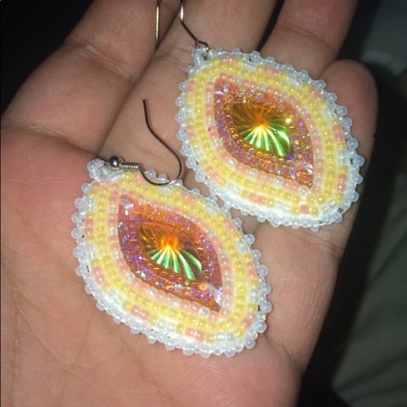 Yellow and white beaded earrings - Picture 1 of 1